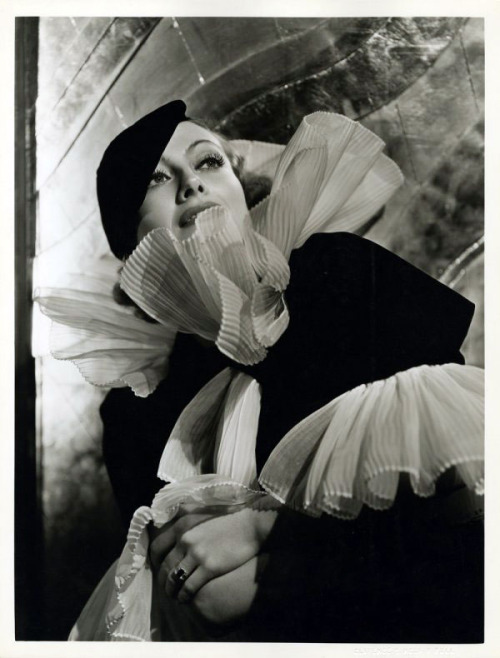 Joan Crawford working her magic for 'Letty Lynton' (1932)